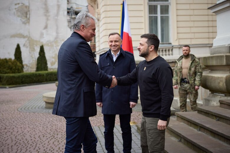 Zelensky meets with Duda and Nauseda in Lviv 04