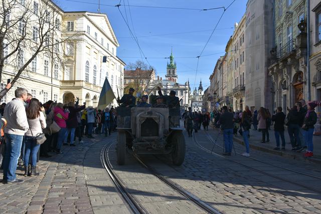 Марш славы ЗУНР прошел по центральным улицам Львова 09