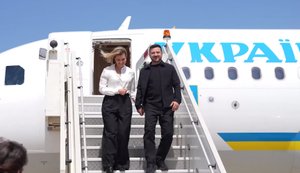 Зеленский прибыл во Францию на заседание "Коалиции желающих": партнерам представят Антибаллистическую программу. ВИДЕО