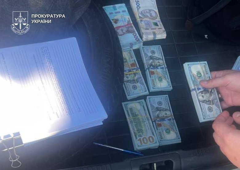 Шахраї виманили у доньки військового 2,5 млн грн у Києві