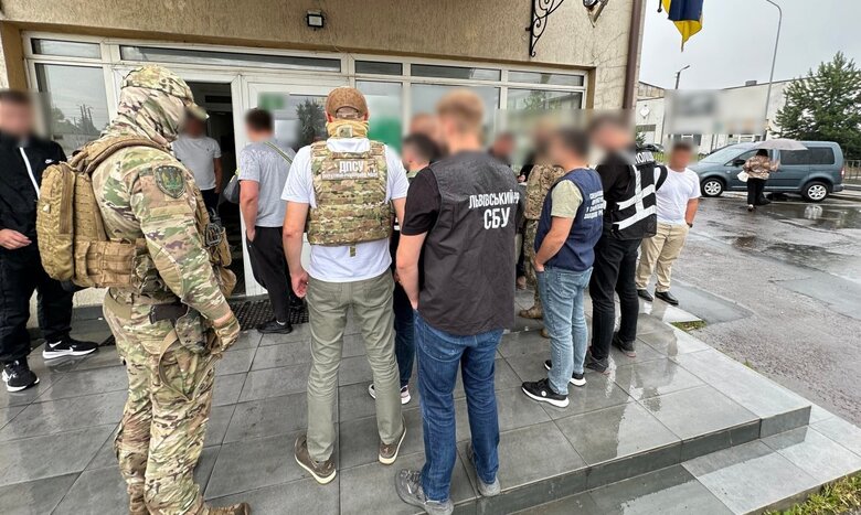 Раскрыт канал переправки мужчин на Львовщине