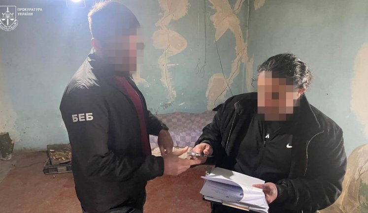 Реалізовували підроблені американські долари: на Одещині поліцейські викрили двох іноземців. ФОТОрепортаж