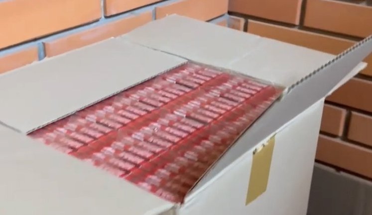 Поліцейські Херсонщини вилучили із незаконного обігу тютюнові вироби на суму 10 мільйонів гривень. ФОТОрепортаж