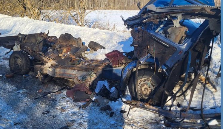 Russians strike car in Shostka region: two dead and one injured. PHOTO