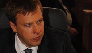 Хомутынник вымогает 25% откат за НДС. На фракцию