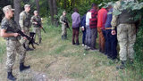 При попытке перейти границу с Польшей задержаны 7 нелегалов с Коморских Островов, - Госпогранслужба. ФОТО