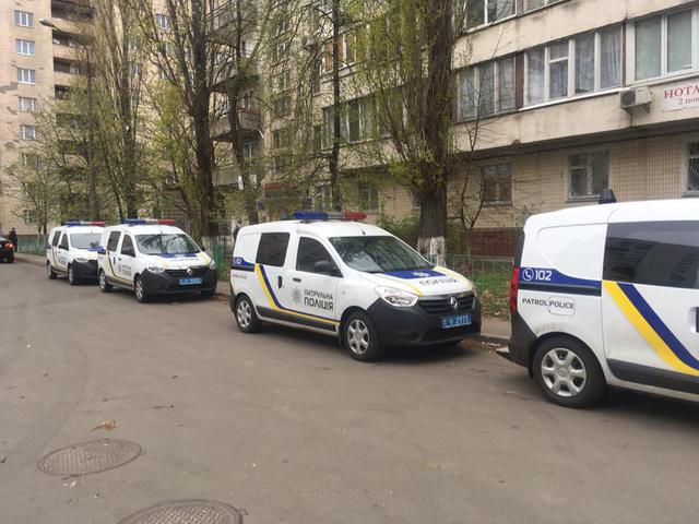 Біля будівлі Оболонського суду, де сьогодні буде винесено вирок торнадівцям, посилено заходи безпеки 03