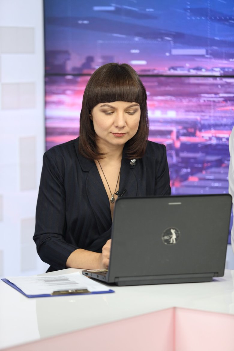 Режисер фільму Революція під прицілом Олена Солодовнікова: У екскомандира Беркуту Добровольського розкішний офіс у центрі міста. Він не ховається і вірить у свою правоту 01