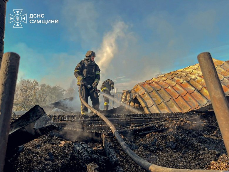 у Глухові пошкоджені домоволодіння, виникли пожежі