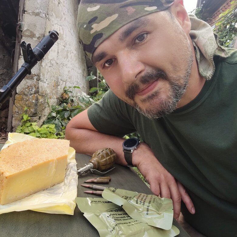 Танюш, ну я ж не збираюся помирати, за Україну треба жити! – загиблий бойовий медик Юрій Антонов 03