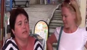 "Ноги моей здесь больше не будет! Пляжи закрыты. На три буквы посылают. А по деньгам - как в Турции!", - впечатления россиянки об отдыхе в "российском" Крыму. ВИДЕО
