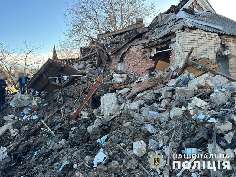 Последствия вчерашнего обстрела Донецкой области: разрушены 19 жилых домов и коксохимический завод. Есть убитые и раненые 01