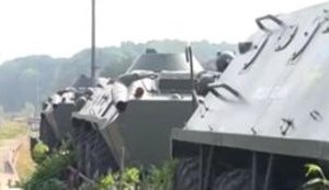 Pensioners from Khmelnytskyi region repaired four APCs for Ukrainian army. VIDEO