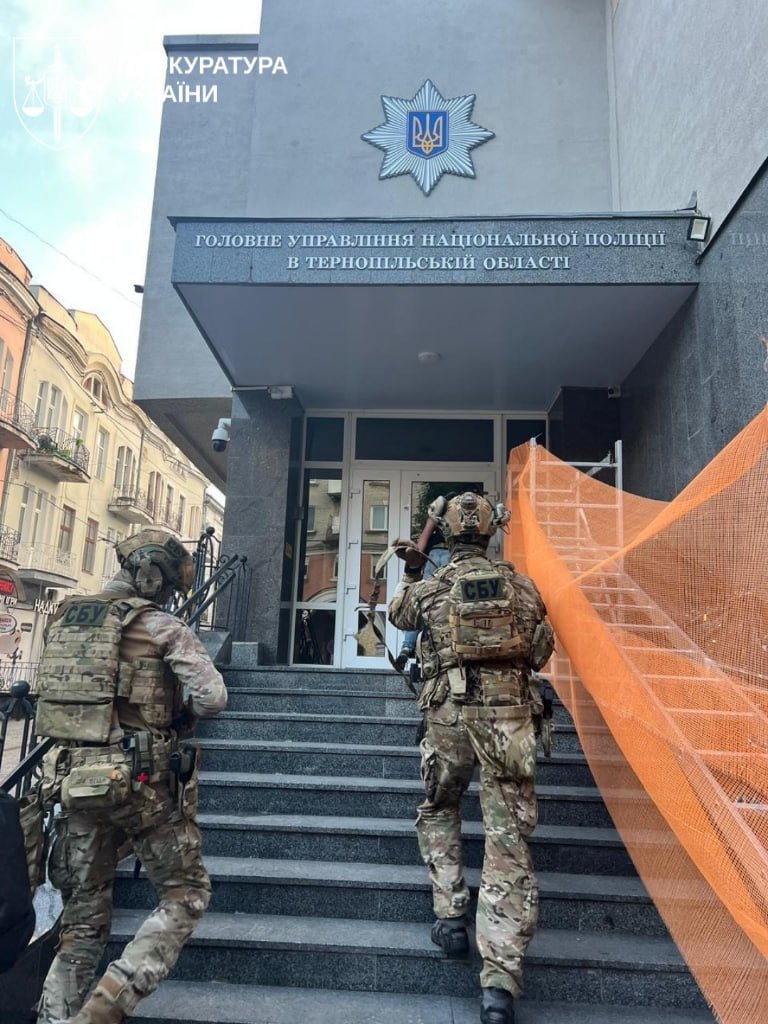 обшуки в нацполіції