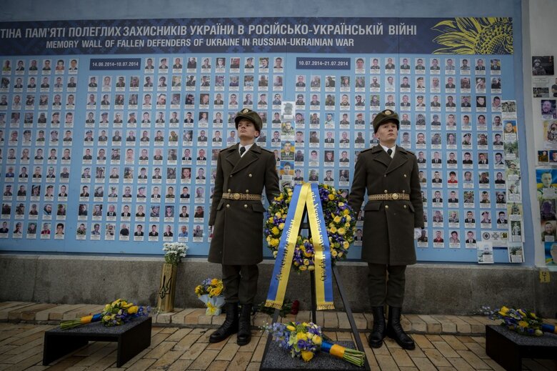 Зеленський у День ЗСУ вшанував пам’ять полеглих воїнів