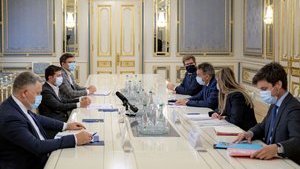Зеленский обсудил с президентом МККК Маурером освобождение пленных, поиски без вести пропавших и разминирование на Донбассе. ФОТОрепортаж