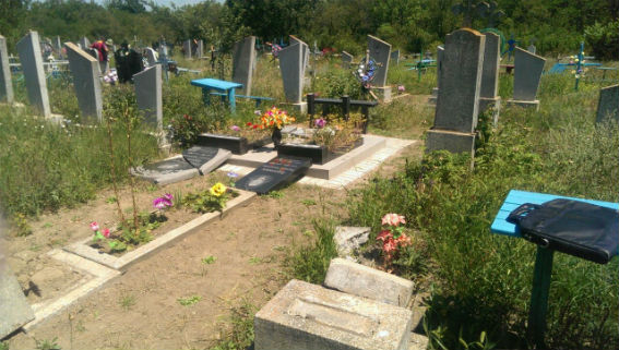 кладбище вандализм монаши