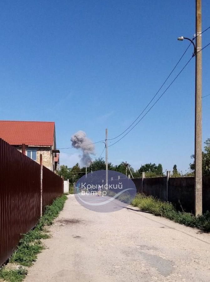 Рух Кримським мостом тимчасово обмежено, поблизу окупованого Сімферополя пролунав потужний вибух 01