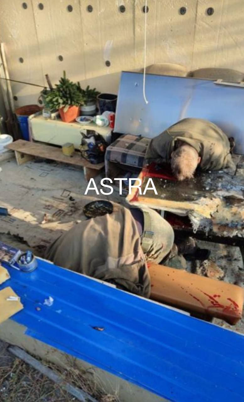 Мертвые россияне: Трое российских оккупантов самоликвидировались в ...