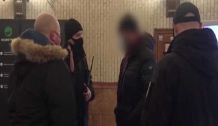 В метро Киева полиция с начала карантина составила 148 протоколов на людей без масок. ВИДЕО+ФОТОрепортаж