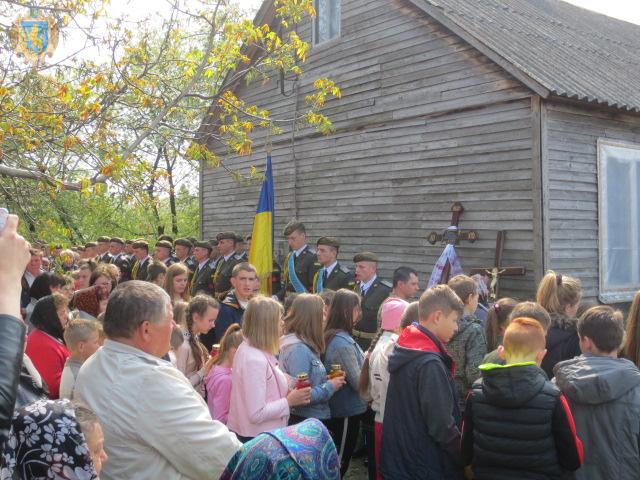 З воїном 24-ї ОМБр Володимиром Куциком, який загинув у зоні ООС, попрощалися на Львівщині 15 З воїном 24-ї ОМБр Володимиром Куциком, який загинув у зоні ООС, попрощалися на Львівщині 15