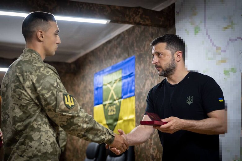 Zelenskyy visited an assault regiment in the Sumy region, which entered the Kursk region last year