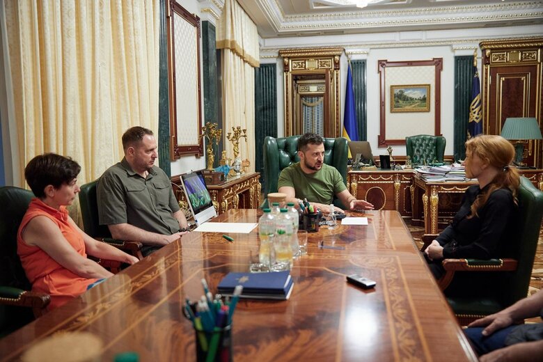 Hollywood star Chastain visited Irpin, Okhmatdit and met with Zelensky 04