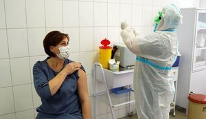 Вакцинация семейных врачей от COVID-19 стартует на этой неделе, - Степанов
