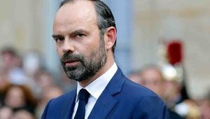 Прем'єр-міністр Франції Філіп пішов у відставку