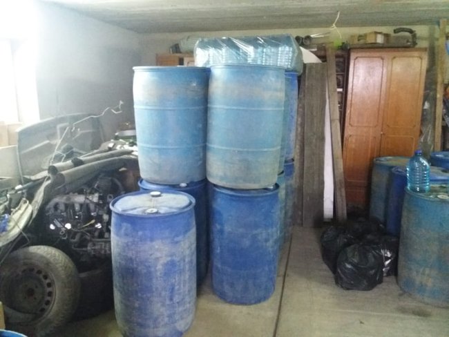 Велику партію спирту вартістю 1,47 млн ​​грн вилучено з незаконного обігу на Волині 02