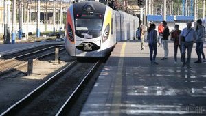 У польський Перемишль із Києва урочисто відправився перший "безвізовий" поїзд. ФОТОрепортаж