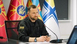 Міністр оборони України Євгеній Хмара під час роботи з партнерами