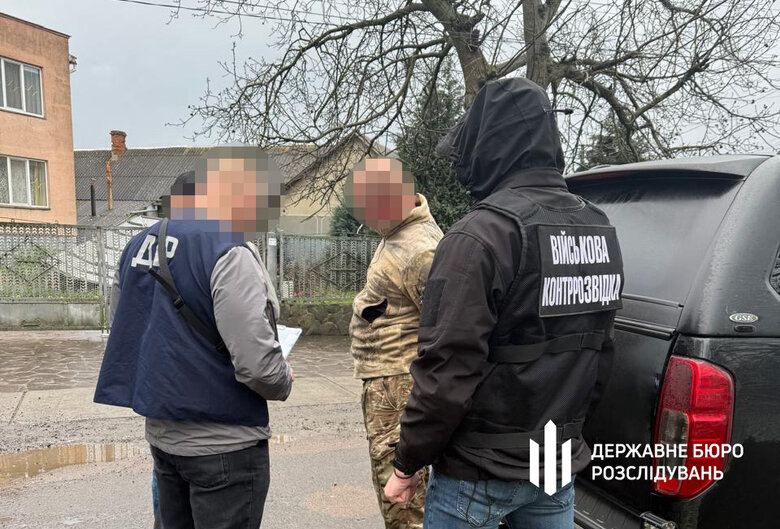 Військовий посадовець вимагав гроші у підлеглих