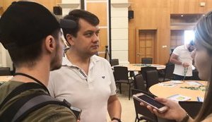 "Зняли те, що у нас була можливість зняти", - Разумков розповів, чому для "школи депутата" зняли найдорожчий готель у Трускавці