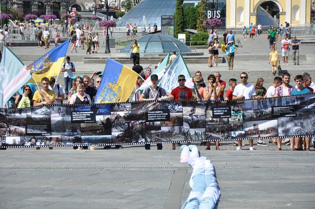 Ukrainian soldiers celebrated Day of Ichkeria victory over Russian occupants in Grozny 05