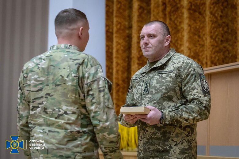 Зеленський привітав СБУ з річницею створення і вручив державні нагороди її співробітникам 05