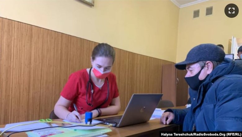 У Львові почали вакцинувати від COVID-19 безпритульних 03