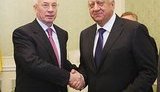 Азаров подписал Меморандум с Таможенным союзом