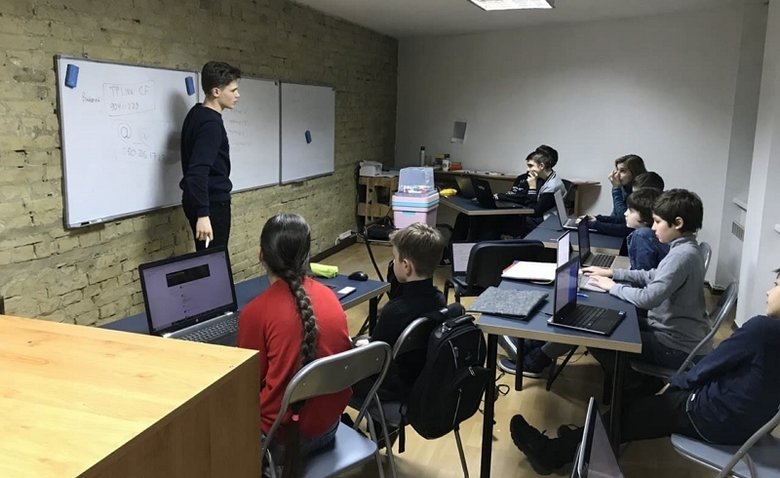 ГЕРОЇ БІЗНЕСУ. Як студенти заробляють на онлайн математиці 01