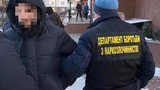 Чоловік у Києві продавав фейкові довідки про тести на COVID-19 для виїзду за кордон, - прокуратура. ФОТОрепортаж