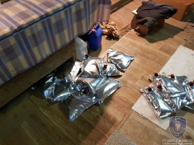 Підпільне виробництво алкогольного фальсифікату ліквідовано на Чернігівщині, вилучено продукції на 1,4 млн грн 12