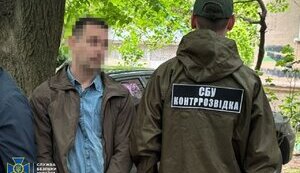 Влаштувався на оборонний завод, щоб викрасти нові розробки ЗСУ: СБУ затримала агента РФ на Одещині. ФОТОрепортаж