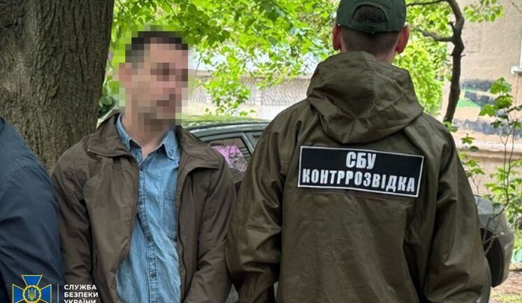 Влаштувався на оборонний завод, щоб викрасти нові розробки ЗСУ: СБУ затримала агента РФ на Одещині. ФОТОрепортаж