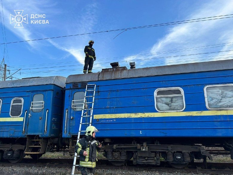 підлітка вбило струмом на даху потяга, ще двоє у лікарні
