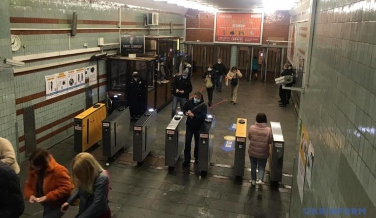 У перший день послаблення карантину столичним метрополітеном скористалися 310 тис. пасажирів, - КМДА