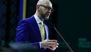 Арсеній Яценюк закликав не замирювати агресора