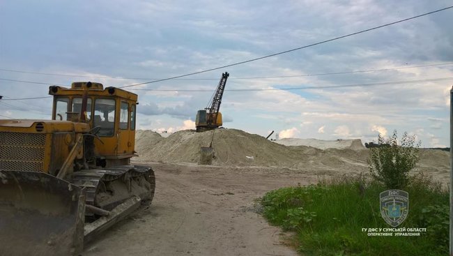 ГФС арестовала незаконно добытые полезные ископаемые и технику для их добычи стоимостью 3,5 млн. грн на Сумщине 02