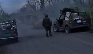 Ruscist films moment Ukrainian FPV drone hits convoy of cars: "That f#cking hit hard. F#ck, right at us". VIDEO