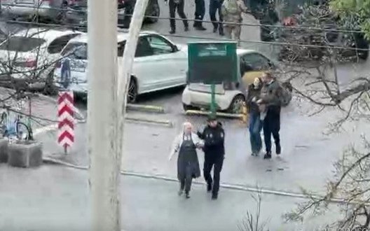 Зеленський про стрілянину в Києві: 5 загиблих, 10 госпіталізованих, 4 заручників врятували