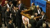 Яценюк в &amp;quot;блокадном режиме&amp;quot; закрыл первую и открыл вторую сессию Верховной Рады (обновлено)